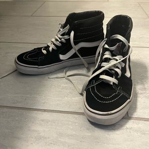 Black Vans Hightop shoes Men’s 6.5/ Women’s 8